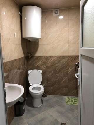 Гостевой дом Guesthouse Venera Местиа Трехместный номер Делюкс-12