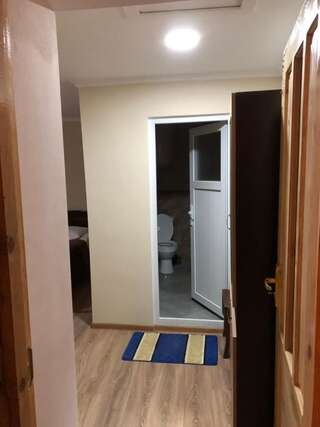 Гостевой дом Guesthouse Venera Местиа Трехместный номер Делюкс-14